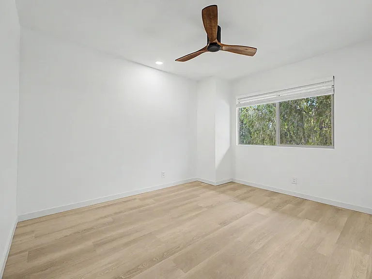 1812 W Village Way — Photo 18
