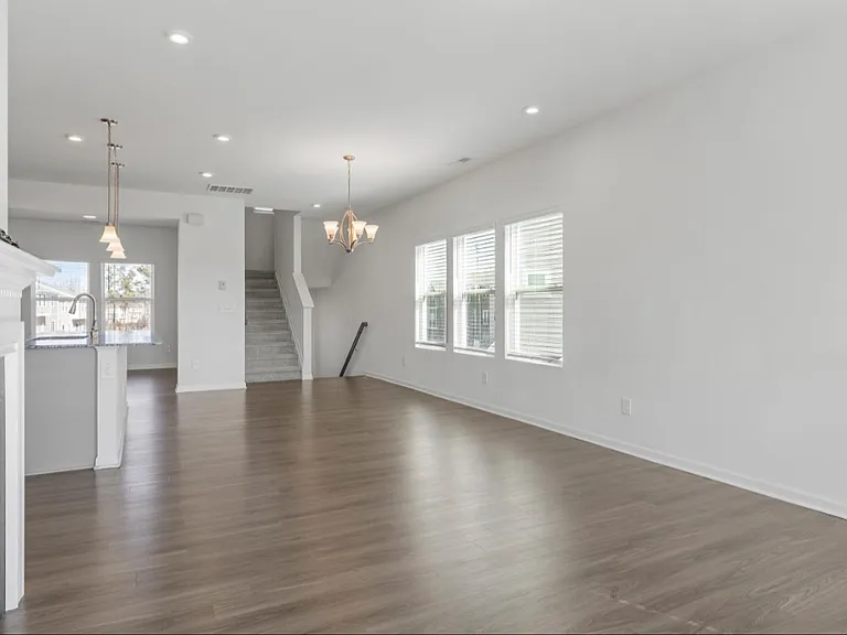 1018 Salt Glaze Ln — Photo 7