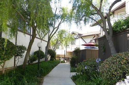 3rd image of 10480 Sunland Blvd APT 1