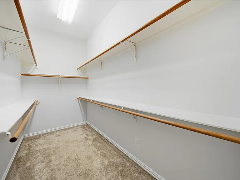 5531 Cranston Ct — Photo 15