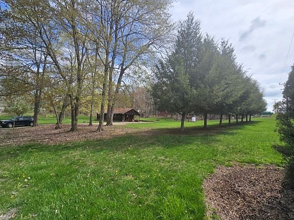 3rd image of 216 Clubhouse Dr