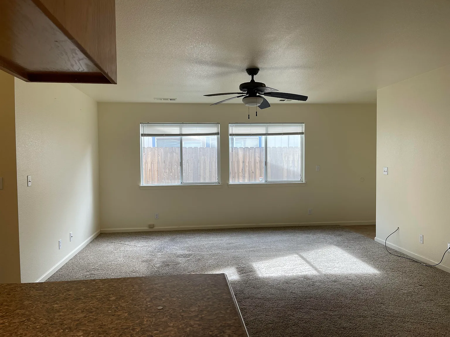 3 bed, $1,695 — Photo 2