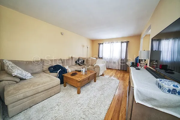 Rented by Sterling Realty Solution Inc | media 17