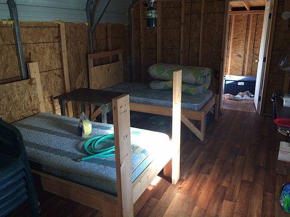 2 bunks/nice floor