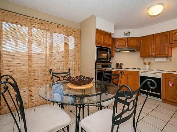 5th image of 930 Gulf Shore Dr Unit 24