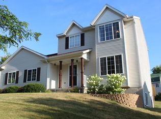 119 Rollingrock Dr NE, Rockford, MI