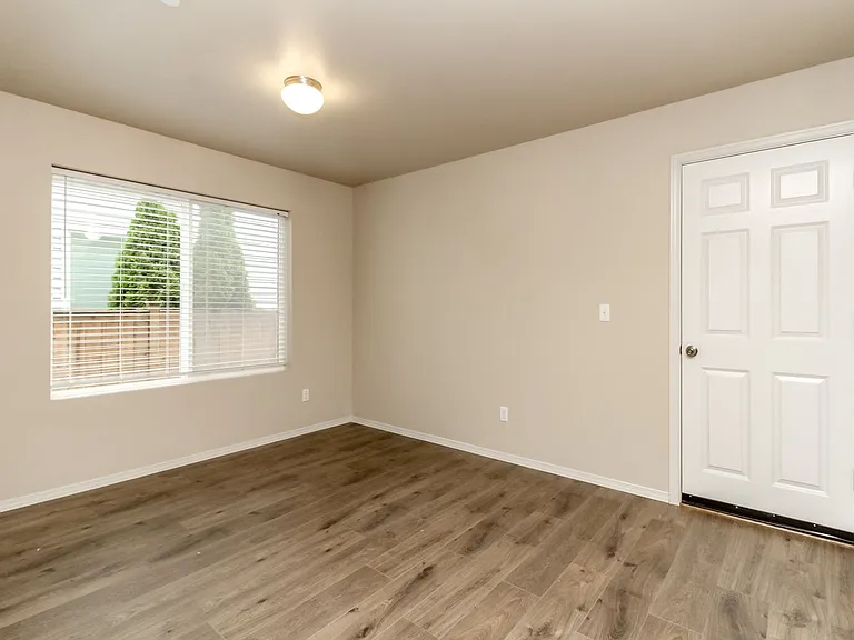 1360 Sinclair Dr — Photo 9