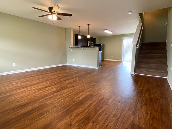 3rd image of 250 Bermuda Lakes Dr