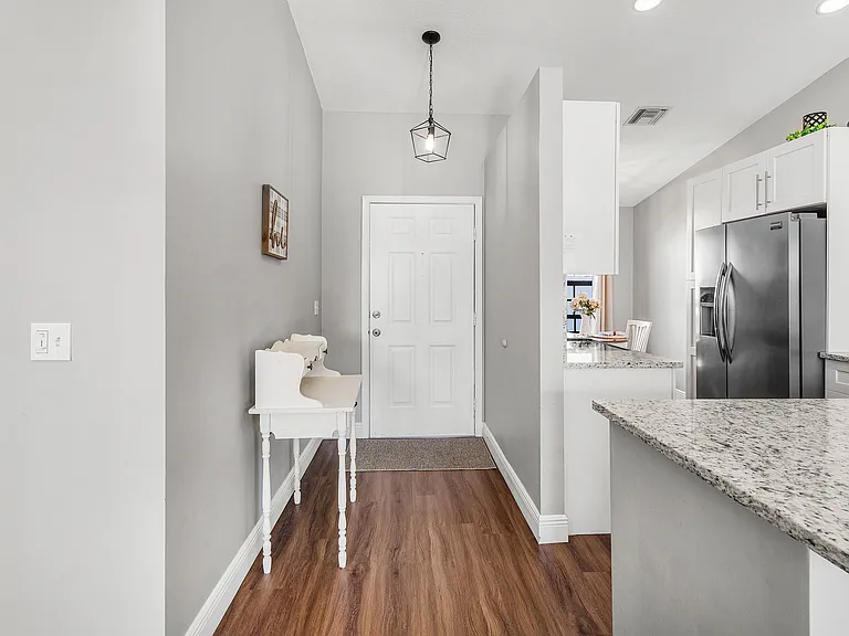 13545 Fountain View Blvd — Photo 6