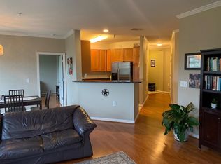815 Branch Dr APT 302, Herndon, VA 20170