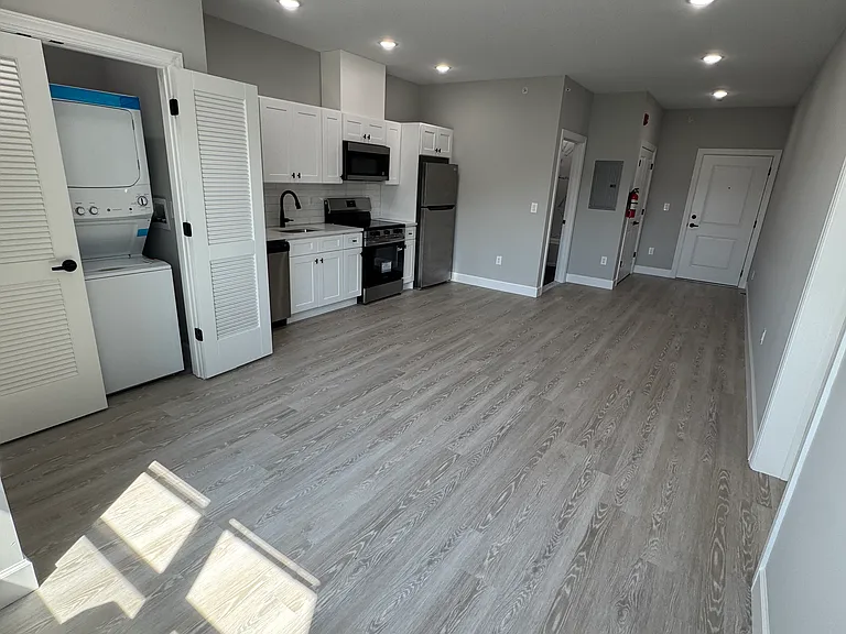 168-170 Fair St #1 — Photo 5