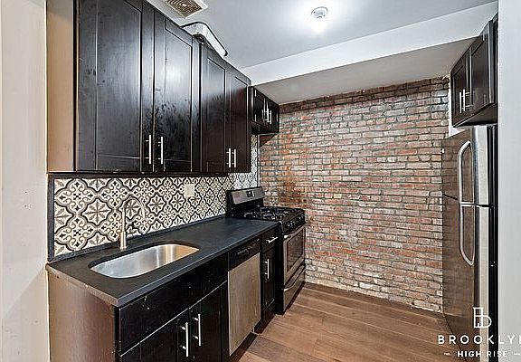 3rd image of 843 Dekalb Ave APT 1