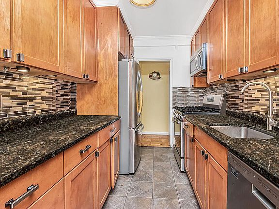 3rd image of 5500 Fieldston Rd APT 5AA