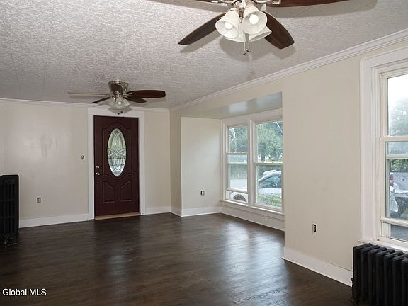3rd image of 4 Barton Ave