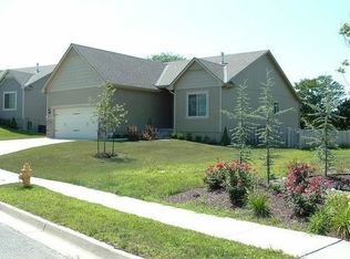 630 Avondale Ln, Raymore, MO 64083