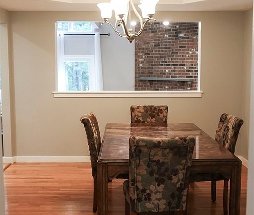 3rd image of 5 Applewood Ln