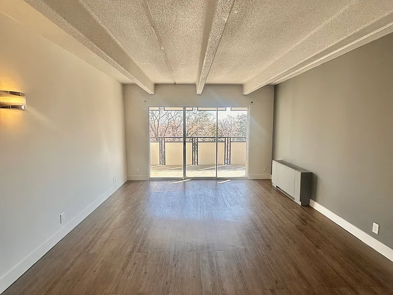 Luxe Tower apartments — Photo 32