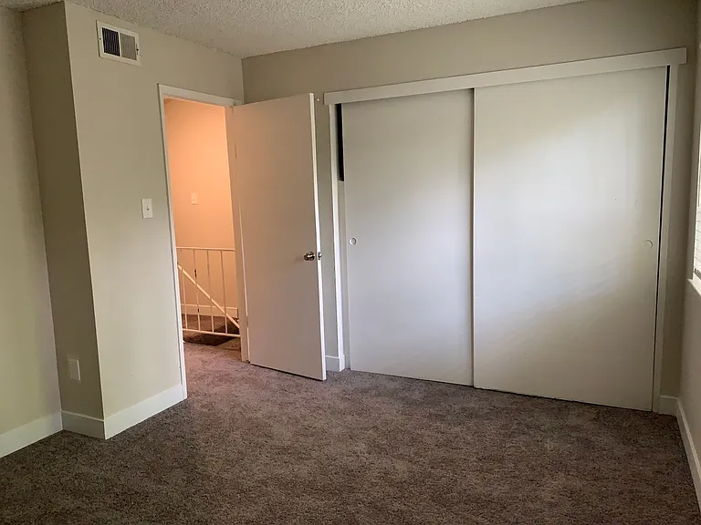 2708 C St #10 — Photo 8