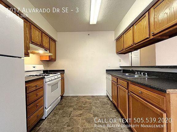 3rd image of 1017 Alvarado Dr SE APT 3