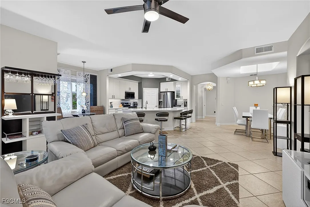 2 bed, 2.0 bath, 1620 sqft, $5,400 — Photo 1