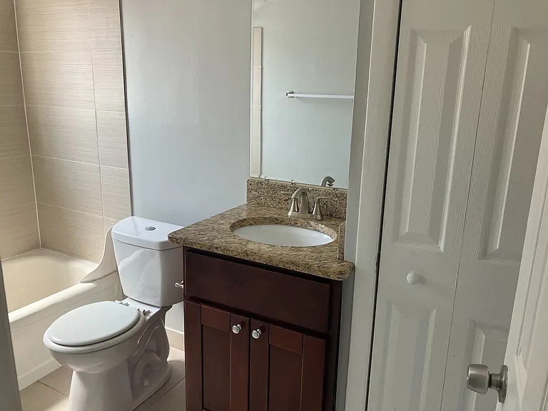 Valley York Apartments — Photo 49