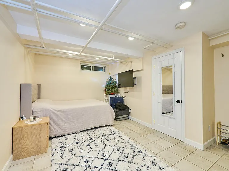 375 Broadway #B1 — Photo 2