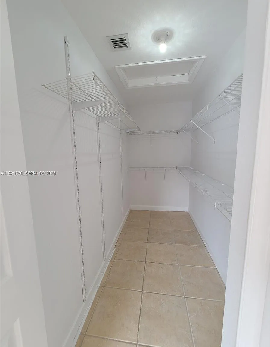 Bella Colina Condo — Photo 4