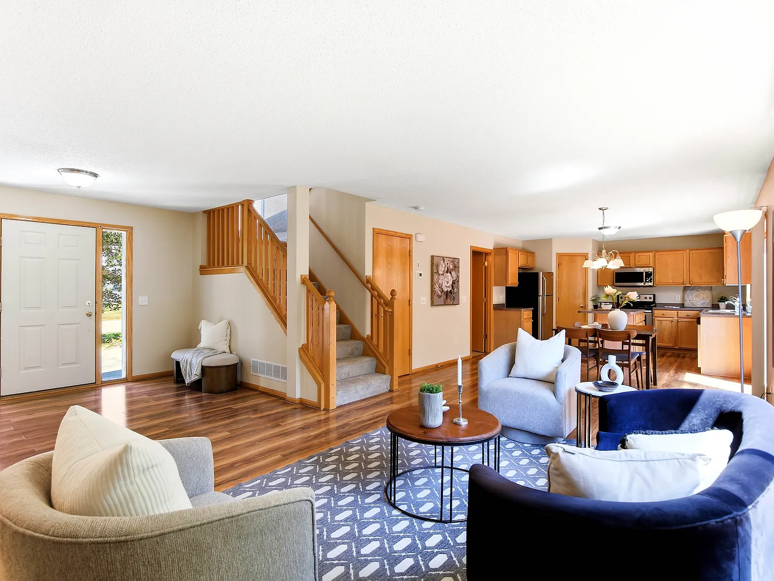 3 bed, 2.5 bath, 1696 sqft, $2,500 — Photo 4