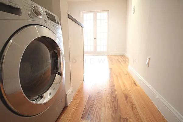 Rented by Bold New York | media 30