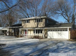 989 Carlton Dr, Shoreview, MN 55126