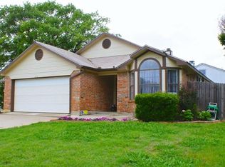 2110 Foley Dr, Arlington, TX 76013
