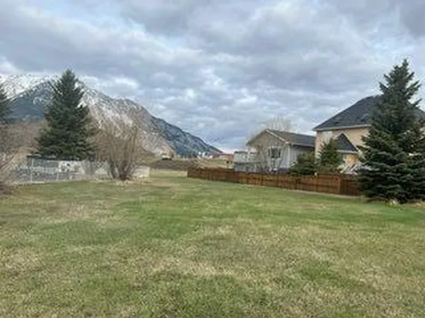 3010 221st St, Crowsnest Pass, AB T0K 0C0