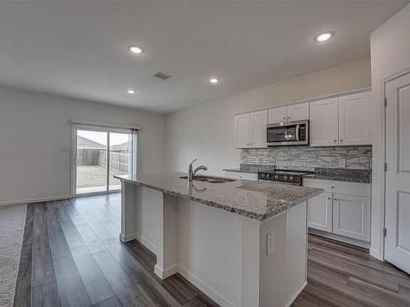 5th image of 767 Camden Dr