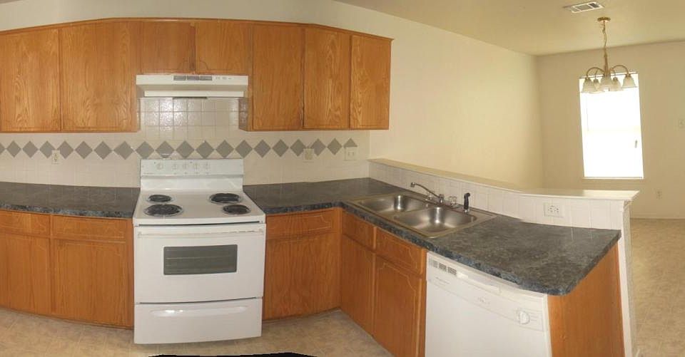 005_Kitchen and Dining_12132021