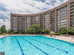 1805 Crystal Dr APT 205S, Arlington, VA 22202
