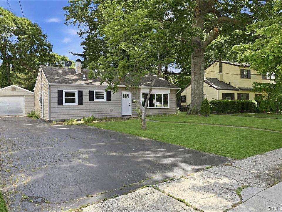 1st image of 7 Surrey Road