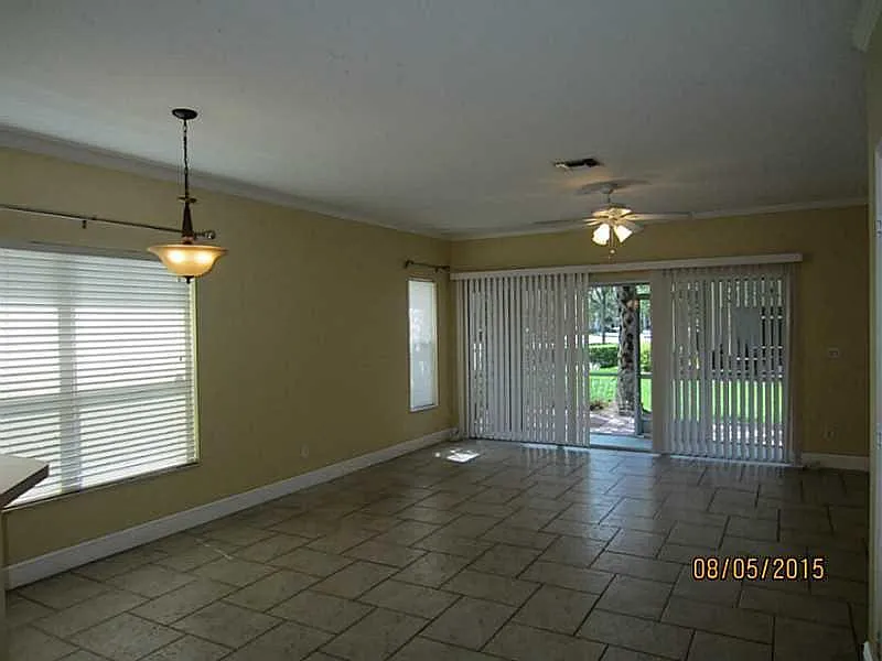 3 bed, 2.5 bath, 1464 sqft, $2,975 — Photo 3