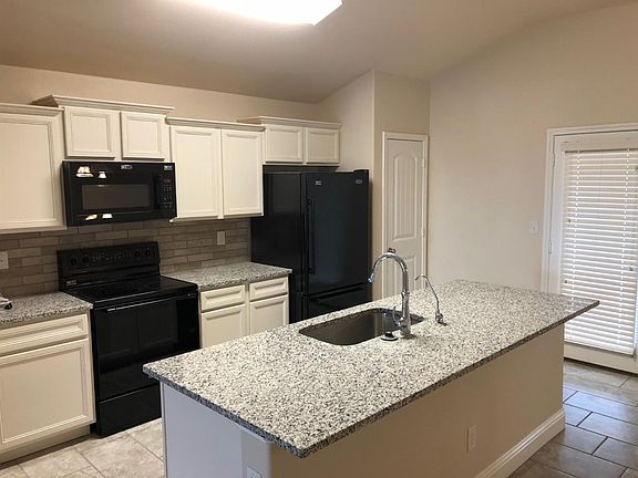 3rd image of 13604 Avenue U