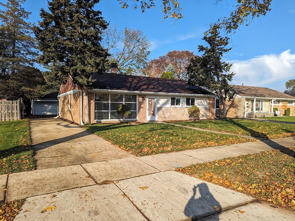 1st image of 1074 E Villa Dr