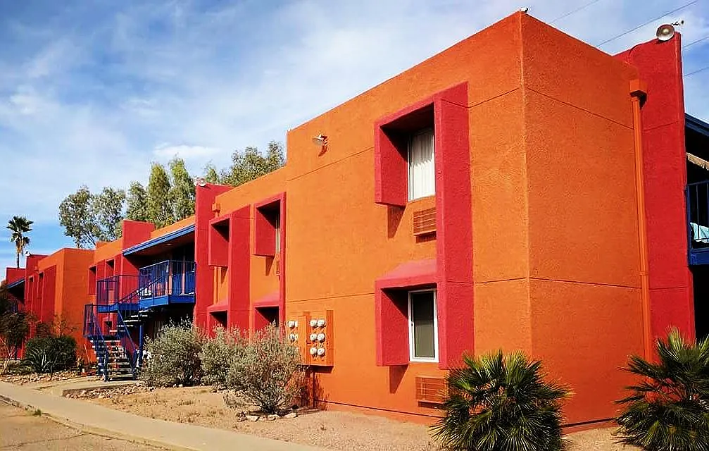 Building Photo - 3135 N Mountain Ave