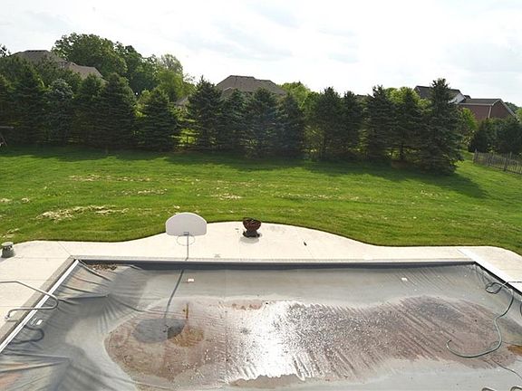 4th image of 2209 Woodcreek Dr