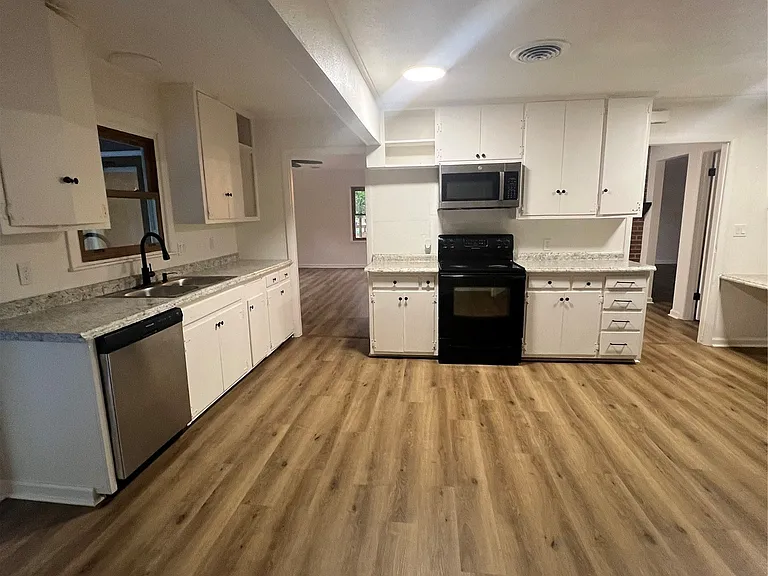 2908 Sheridan Rd — Photo 6