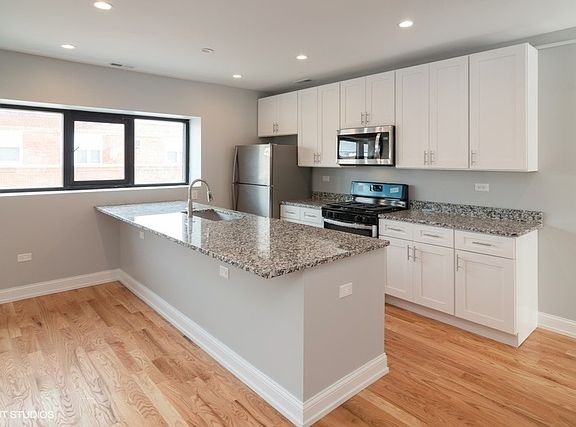 4th image of 7701 W Belmont Ave #1