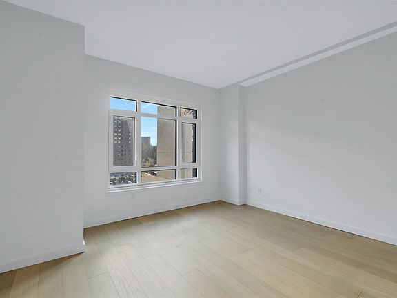 4th image of 13 W 116th St #5D