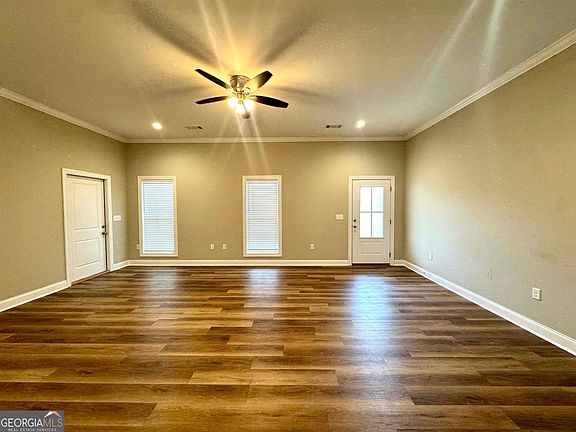 5th image of 613 Shady Grove Church Rd