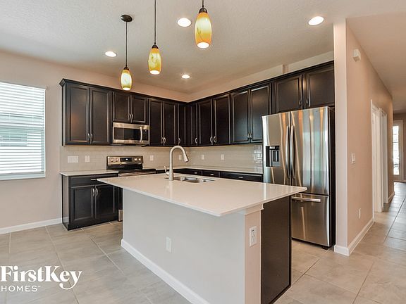 5th image of 874 Lady Bird Ln