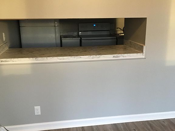 Livingroom& Kitchen Counter