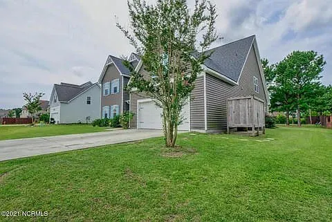 4 bed, 3373 sqft, $3,000 — Photo 2