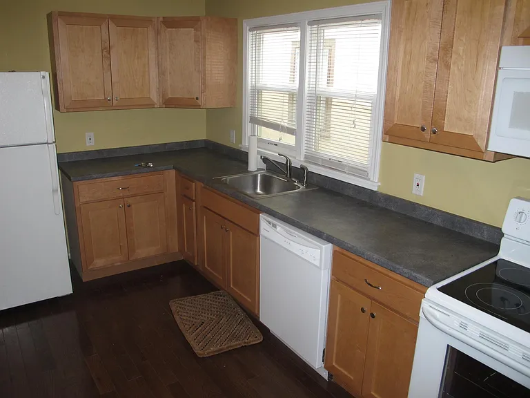 45 Vick Park #10 — Photo 3