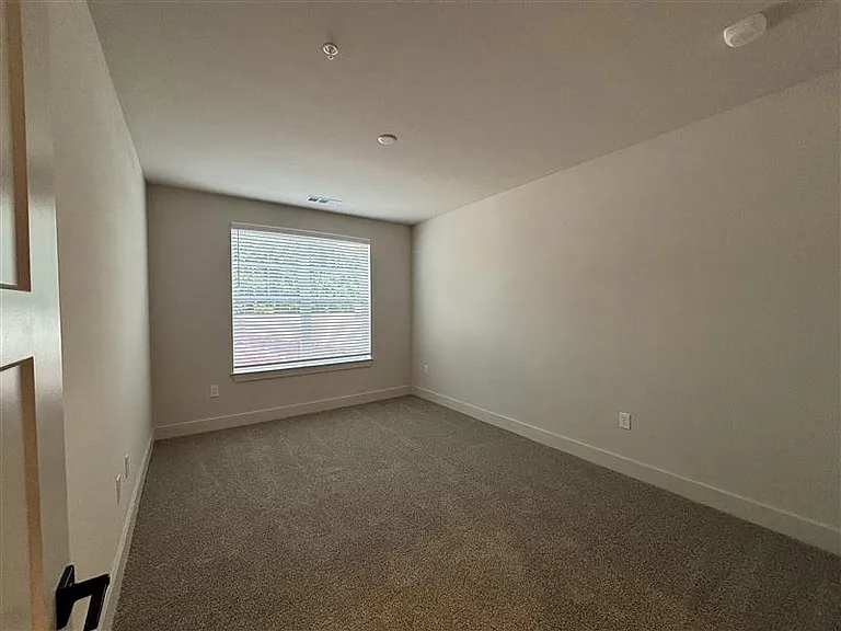 District on the Etowah Apartments — Photo 1236